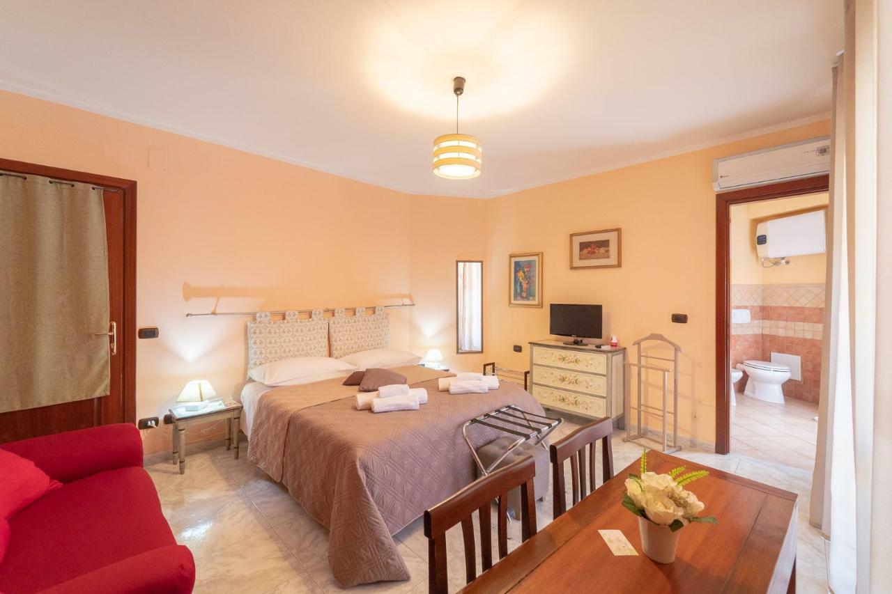 La Rosa - Elegant Rooms Sassari Dış mekan fotoğraf